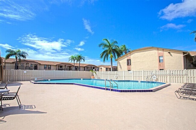 Building Photo - 9431 Boca Cove Cir