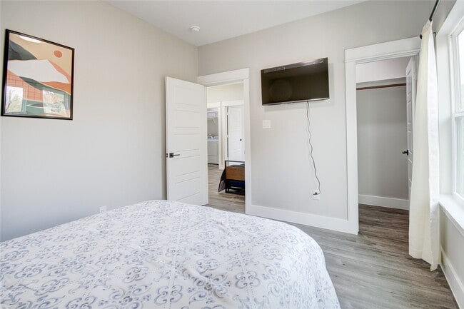 Building Photo - 9305 Tower St