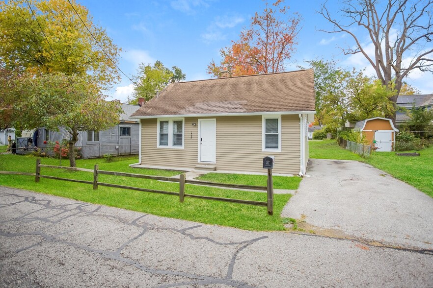 Building Photo - 1732 Sylvan Glen