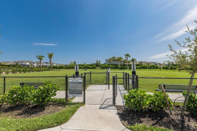 Building Photo - 9312 Tequila Sunrise Dr