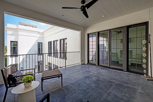 Building Photo - 2521 Westgate Dr