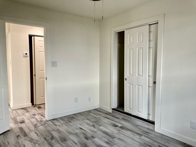Building Photo - 4301 Mesa Grande Pl SE