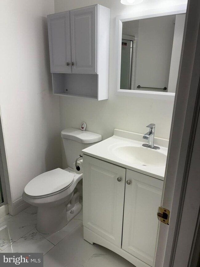 Building Photo - 109 Versailles Ct