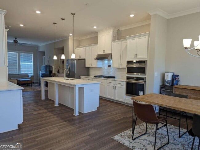 Building Photo - 201 Spike Trl SE