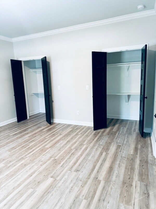 Building Photo - 310 W Horton St