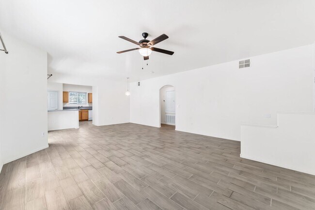 Building Photo - 6164 Pine Villa Ave