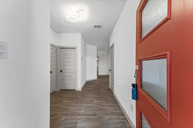 Building Photo - 14706 Sweetwater Dr