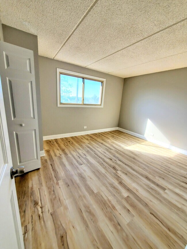 Building Photo - 8141 W 84th Pl
