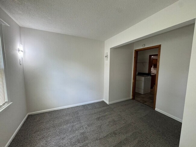 Building Photo - 1408 Bass Ave