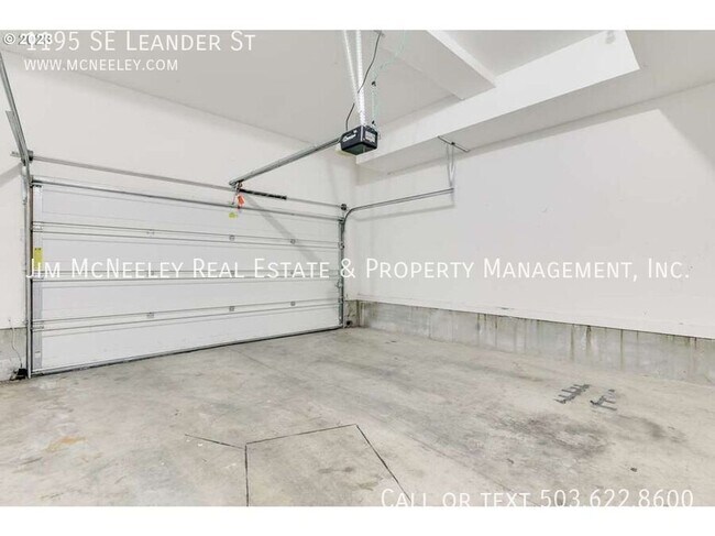 Building Photo - 1195 SE Leander St