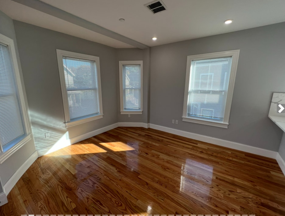 Building Photo - 29 Alpine St