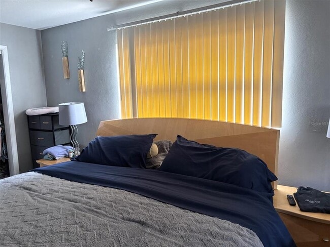 Building Photo - 4940 Shell Stream Blvd