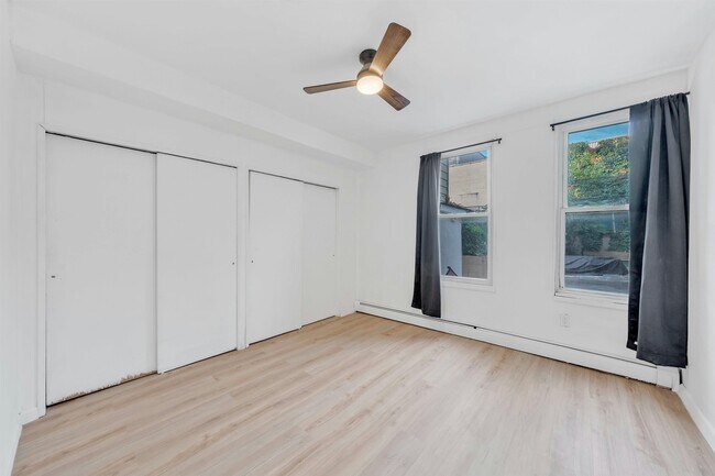 Building Photo - 110 34th St