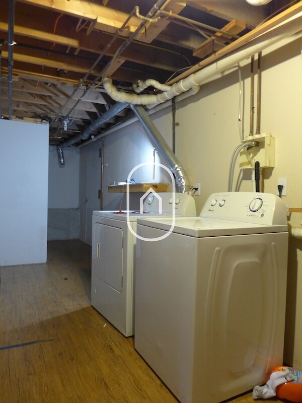 Building Photo - 22 Juniper St