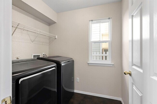 Building Photo - 284 Michaelis Rd