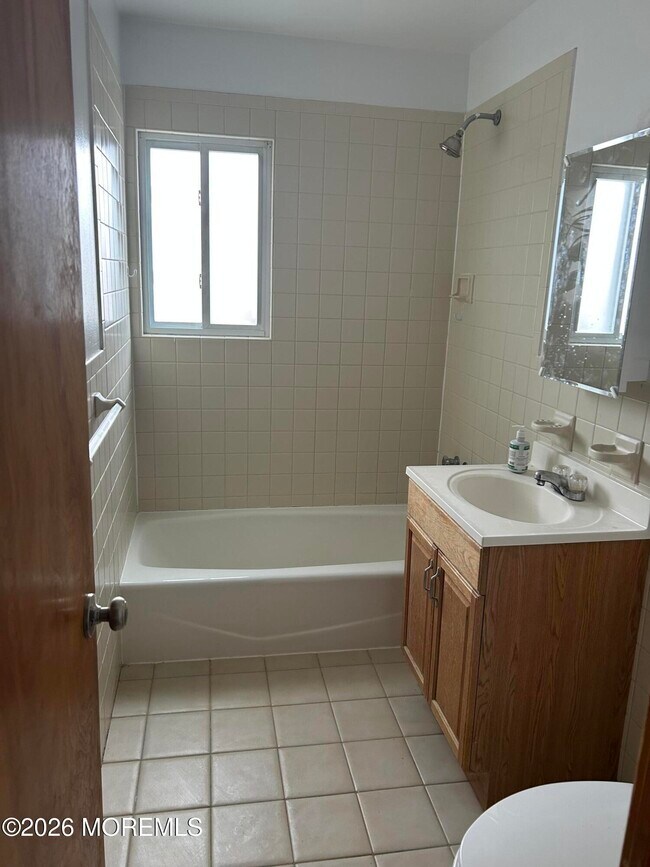 Building Photo - 732 Ocean Ave N