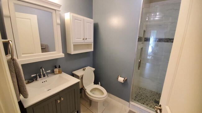 Building Photo - Upgraded 2BR/2BA Corner Unit in East Village – Close proximity to Petco Park w/ Parking & Amenities