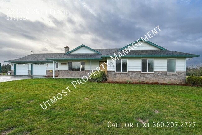 Building Photo - 3231 S 35th Pl