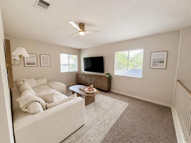Building Photo - 10501 Wylie Dr