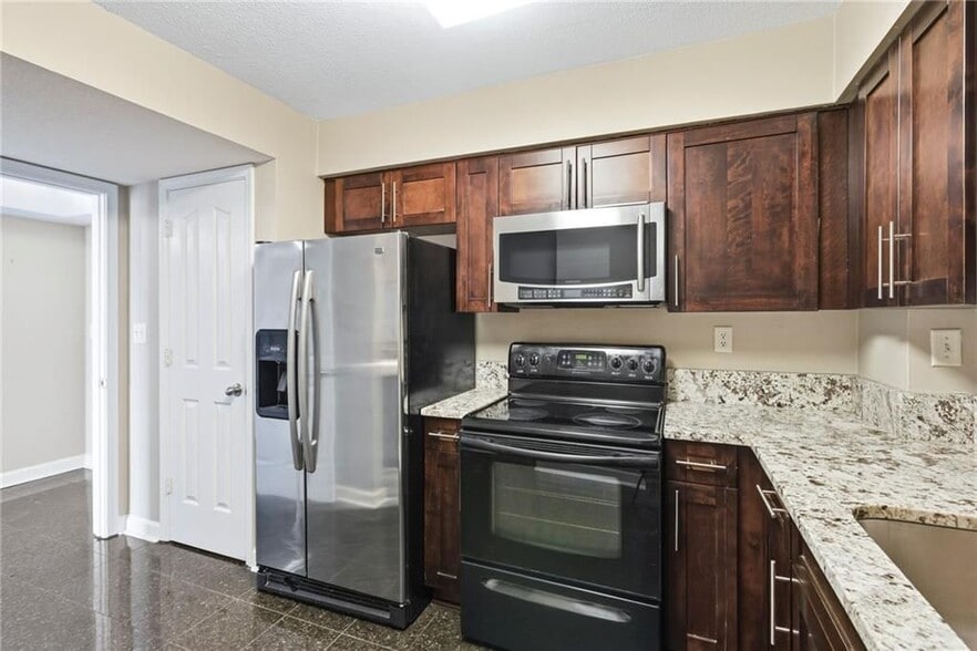 Building Photo - 2870 Pharr Ct S Northwest