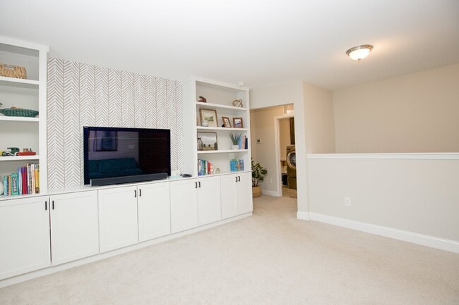 Building Photo - Spacious 5-Bedroom Home with 3 Full Bathrooms in Carthage, NC - Perfect for Your Family!