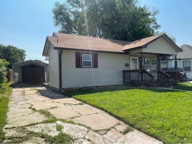Building Photo - 1000 N Hewett Ave