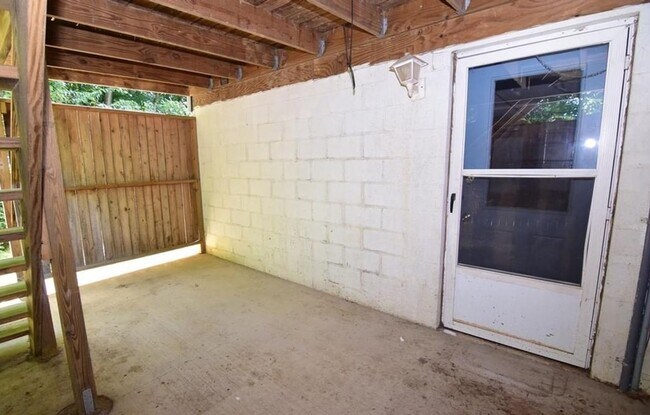 Building Photo - Woods Edge 2-Bedroom Townhome!
