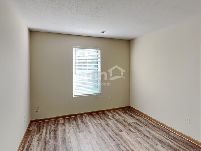 Building Photo - 439 Wellsleyglen Dr