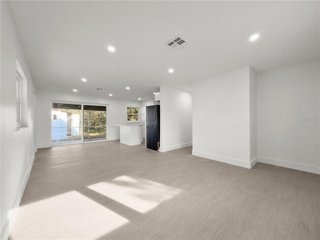 Building Photo - 941 Kathy St