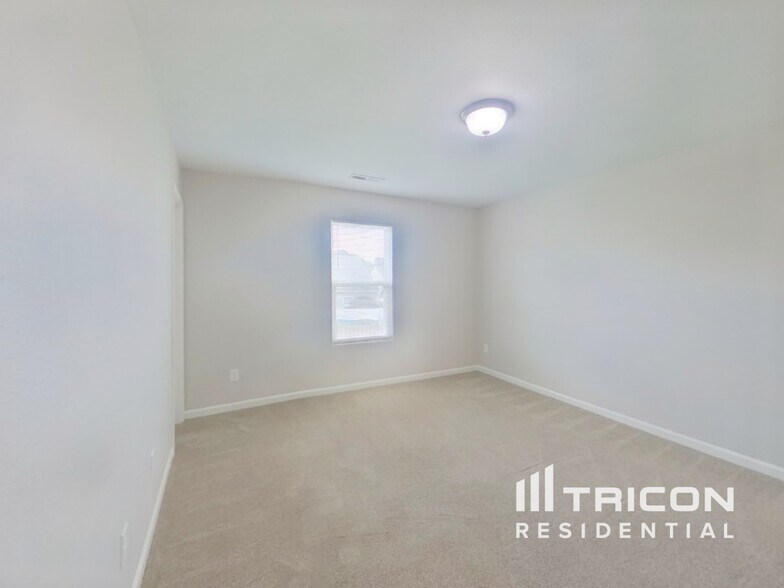 Building Photo - 1112 Ametrine Ln