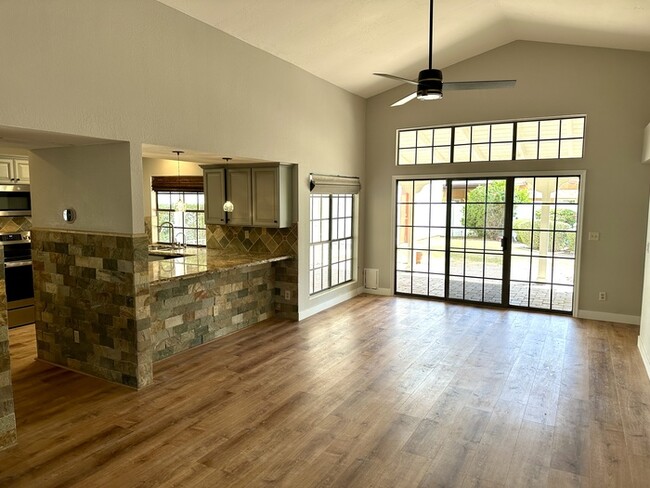Building Photo - Fantastic corner lot in Santiago