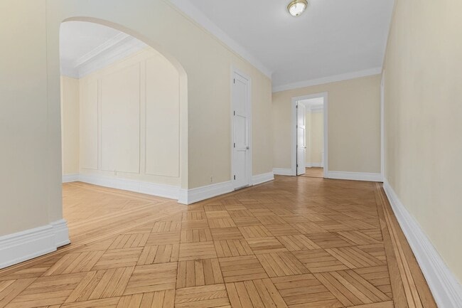 Building Photo - 220 W 98th St