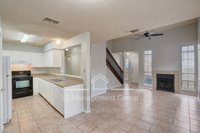 Building Photo - 7517 Oak Chase