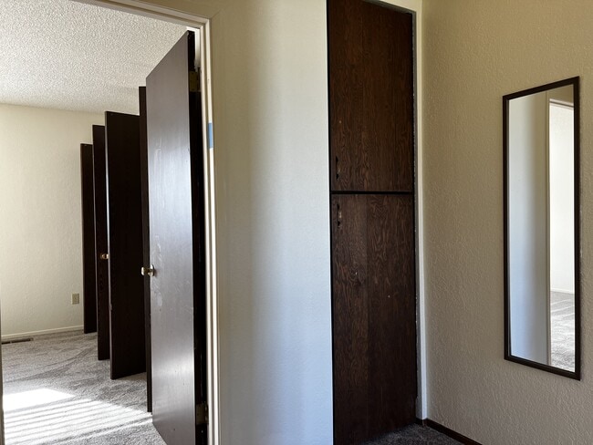 Building Photo - 2214 Myrtle Avenue