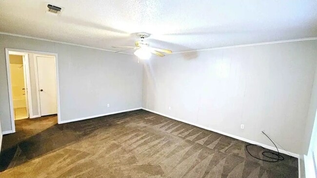 Building Photo - 140 Gerald St