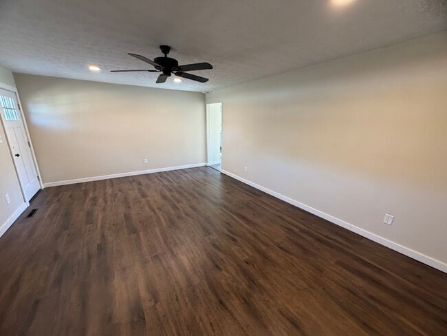 Building Photo - 3 Bedroom Home with Fenced Backyard & Storage Shed