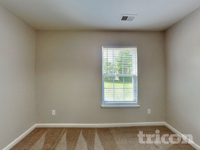 Building Photo - 1129 Hawick Dr