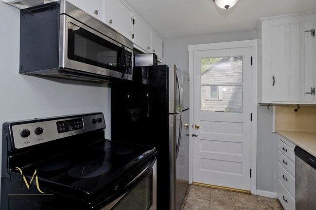 Building Photo - COMING SOON! Waterfront Single Family Home for Rent!