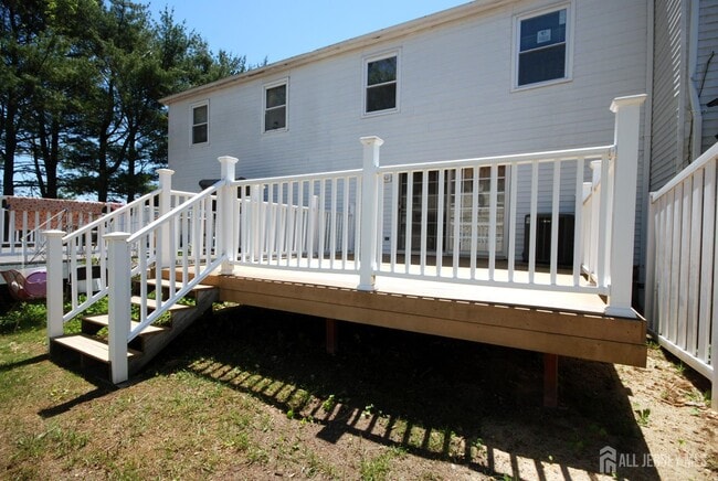 Building Photo - 21 Rosewood Ct
