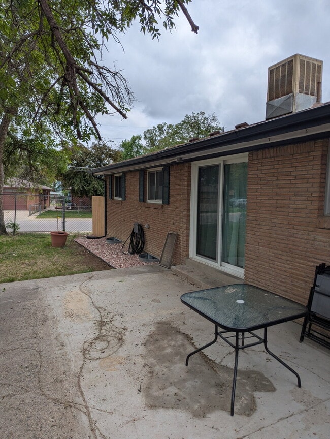 Building Photo - 7070 Beacon Way