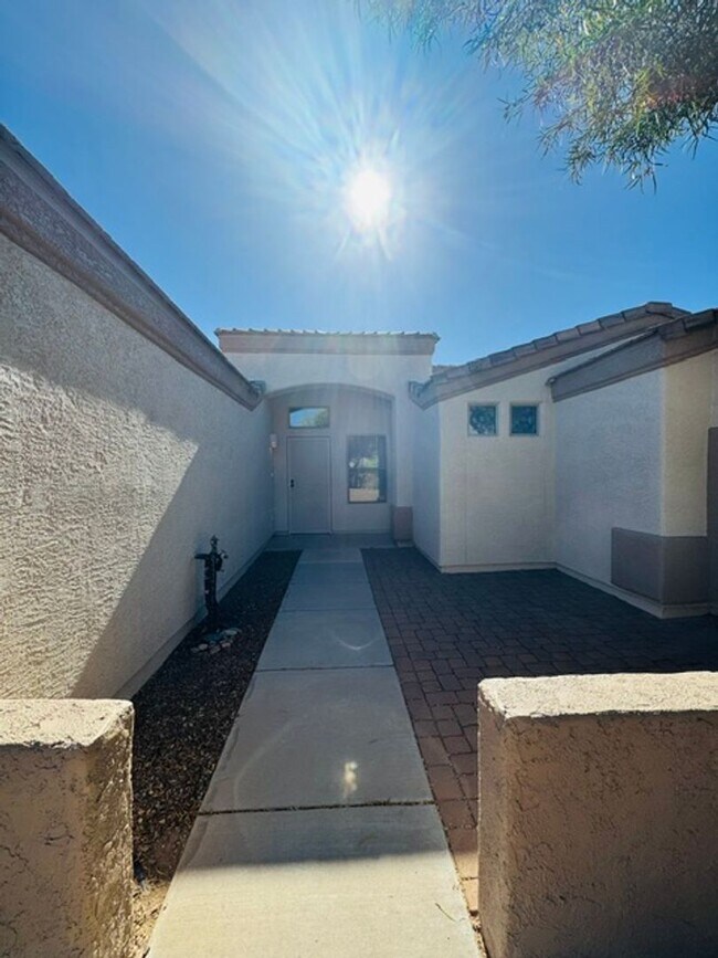 Building Photo - Oro Valley- 4 bedroom/ 2 bathroom home