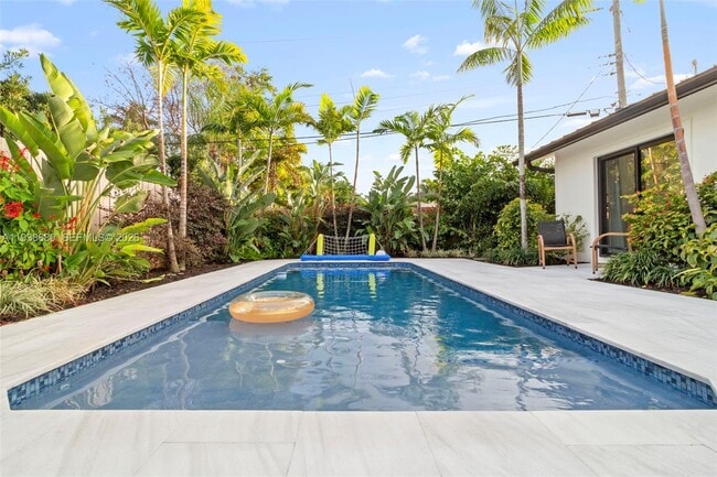 Building Photo - 3540 NE 28th Ave