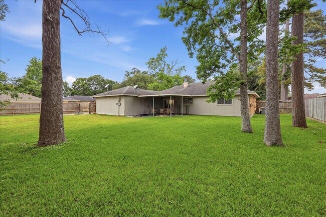 Building Photo - 6795 Greenwood Dr