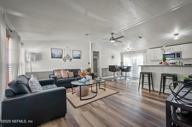 Building Photo - 501 Aiken St