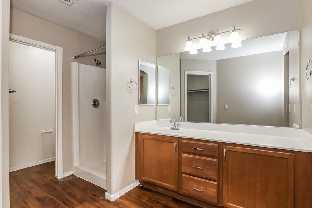 Building Photo - 339 S Travis