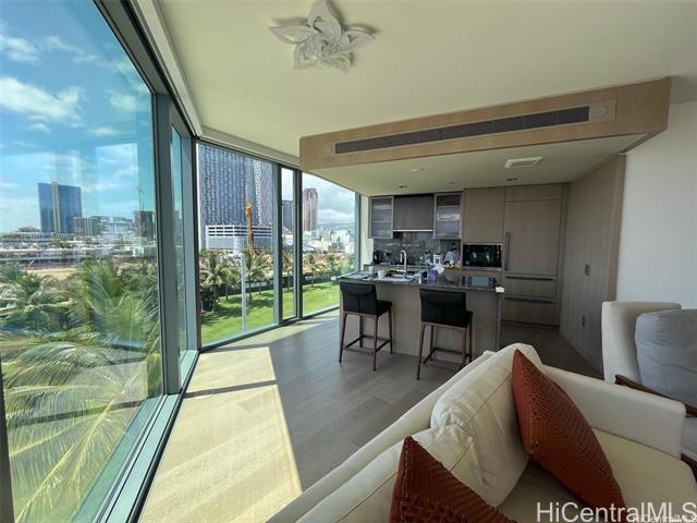 Primary Photo - 1000 Auahi St