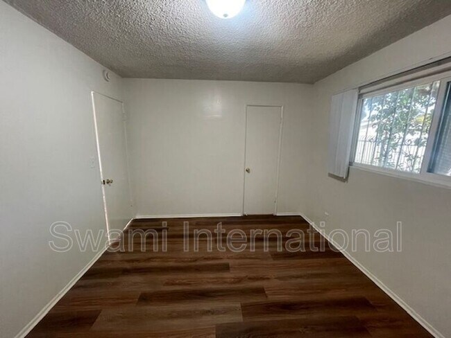 Building Photo - 1303 W 107th St
