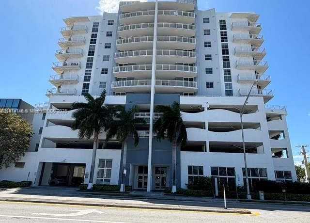 Building Photo - 2700 SW 27th Ave