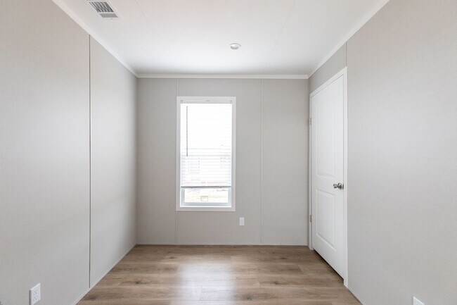 Building Photo - 178 Meadow Ln