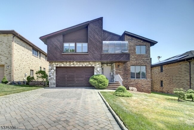 Building Photo - 18 Jani Ct